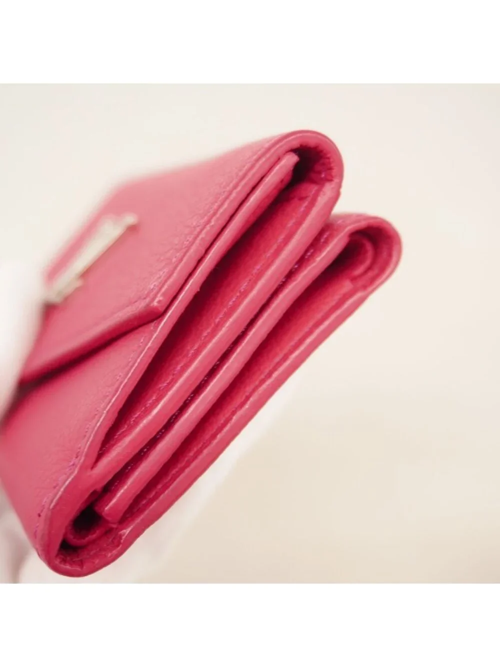 Louis Vuitton Trifold Wallet Taurillon Portefeuille Lock Mini Rose Miami